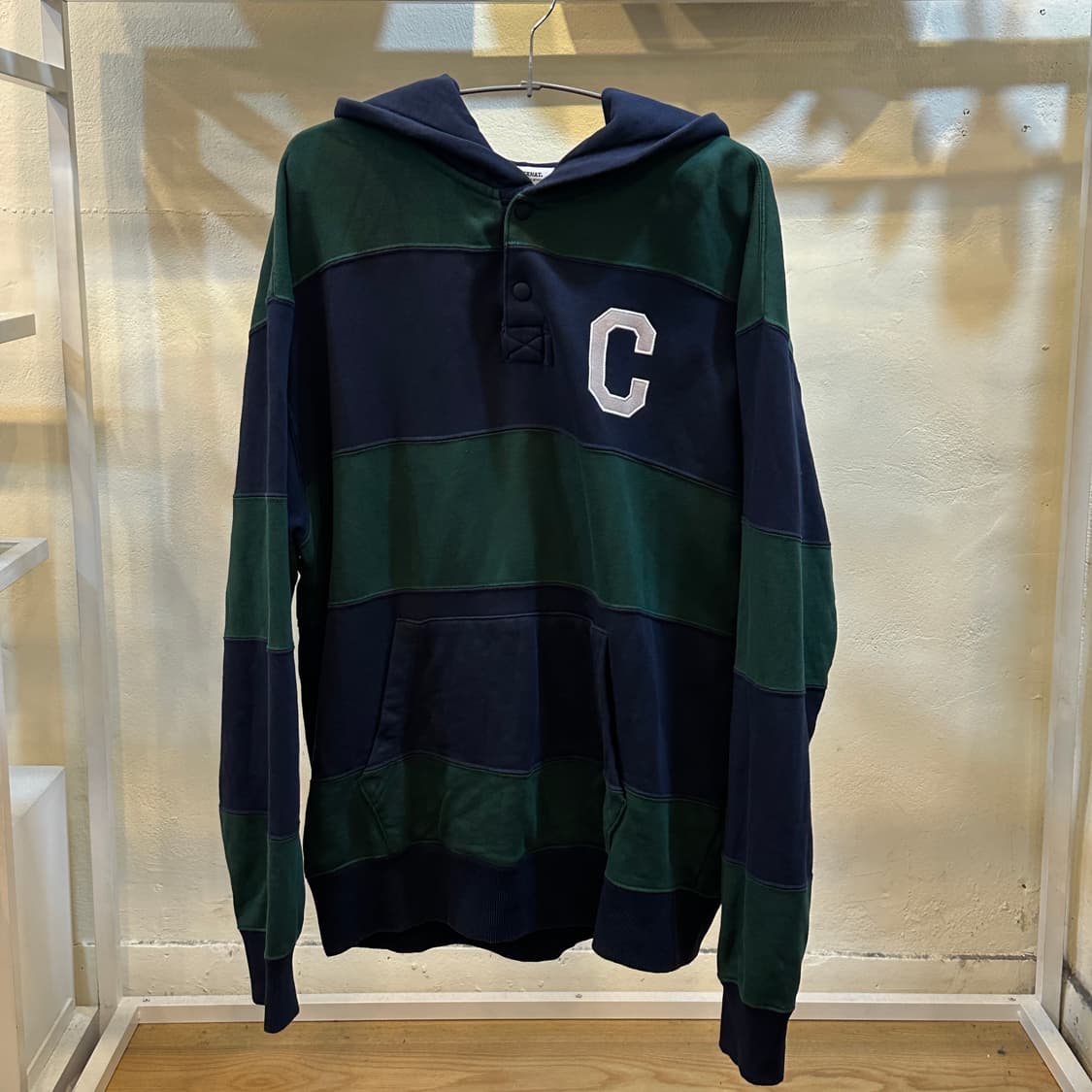 커버낫 네이비/그린 스트라이프 후드티 상품이미지1