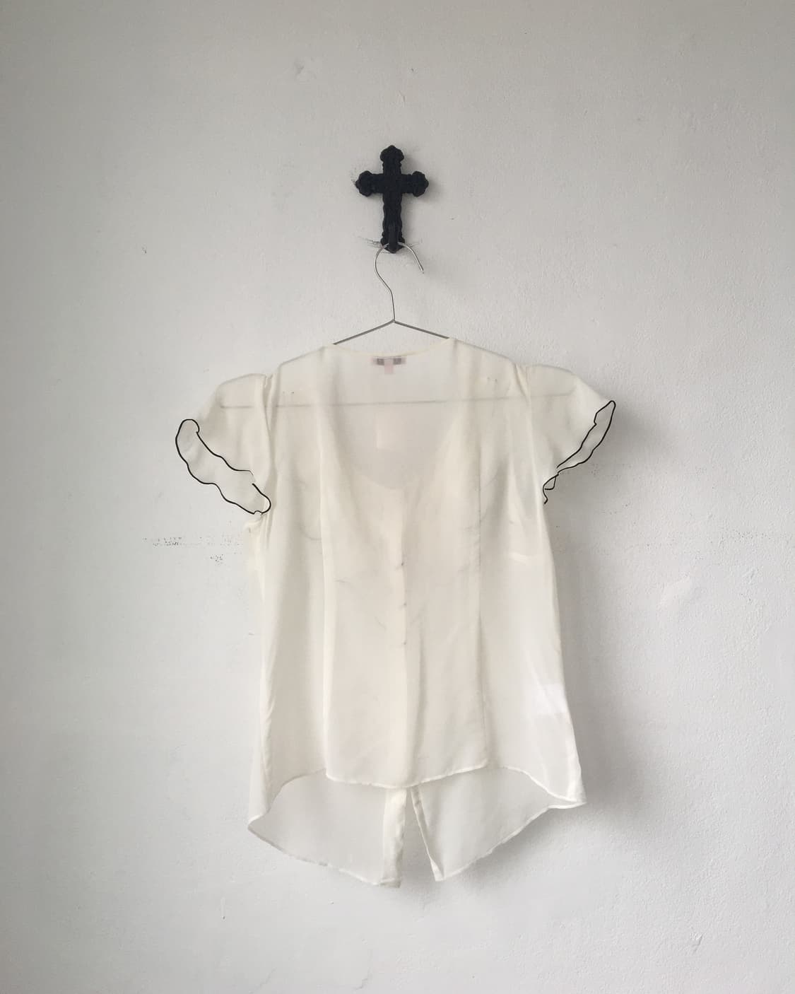 Ruffle point see through blouse 상품이미지4
