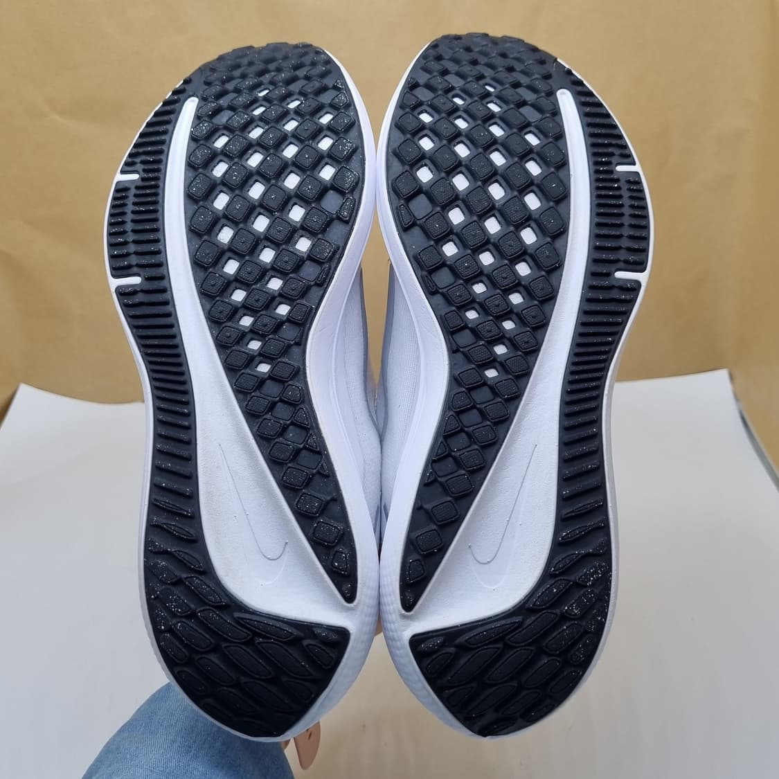 나이키 윈플로10 남성운동화265. 상품이미지3