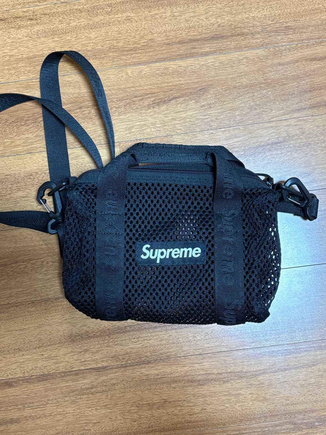 슈프림 메쉬 미니 더플백 블랙 상품이미지1
