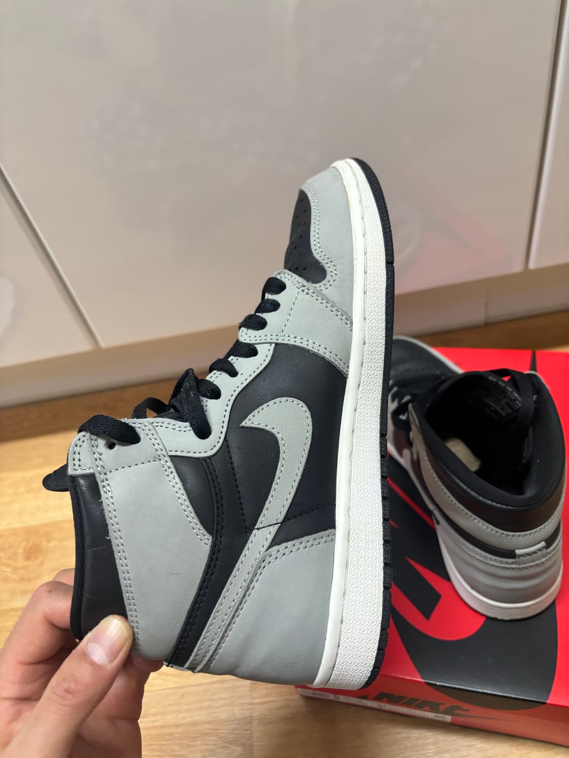 조던 1 하이 쉐도우 260 사이즈 판매합니다 상품이미지5