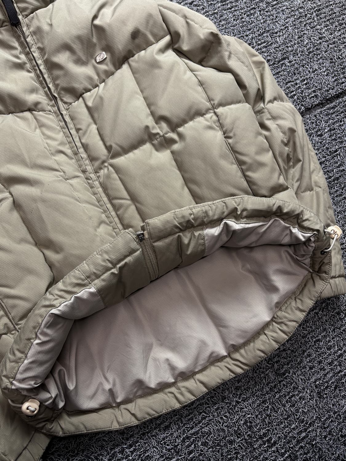 라코스테 은장로고 미니멀 구스다운 퀼티드 다운 자켓 2009 상품이미지4