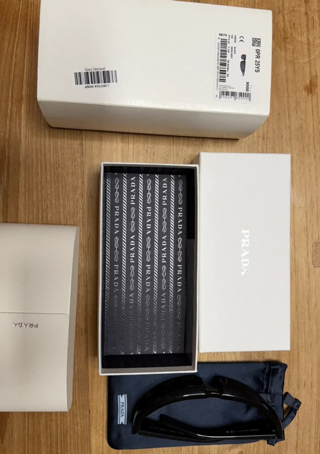 25YS 프라다 런웨이 선글라스 블랙 상품이미지4