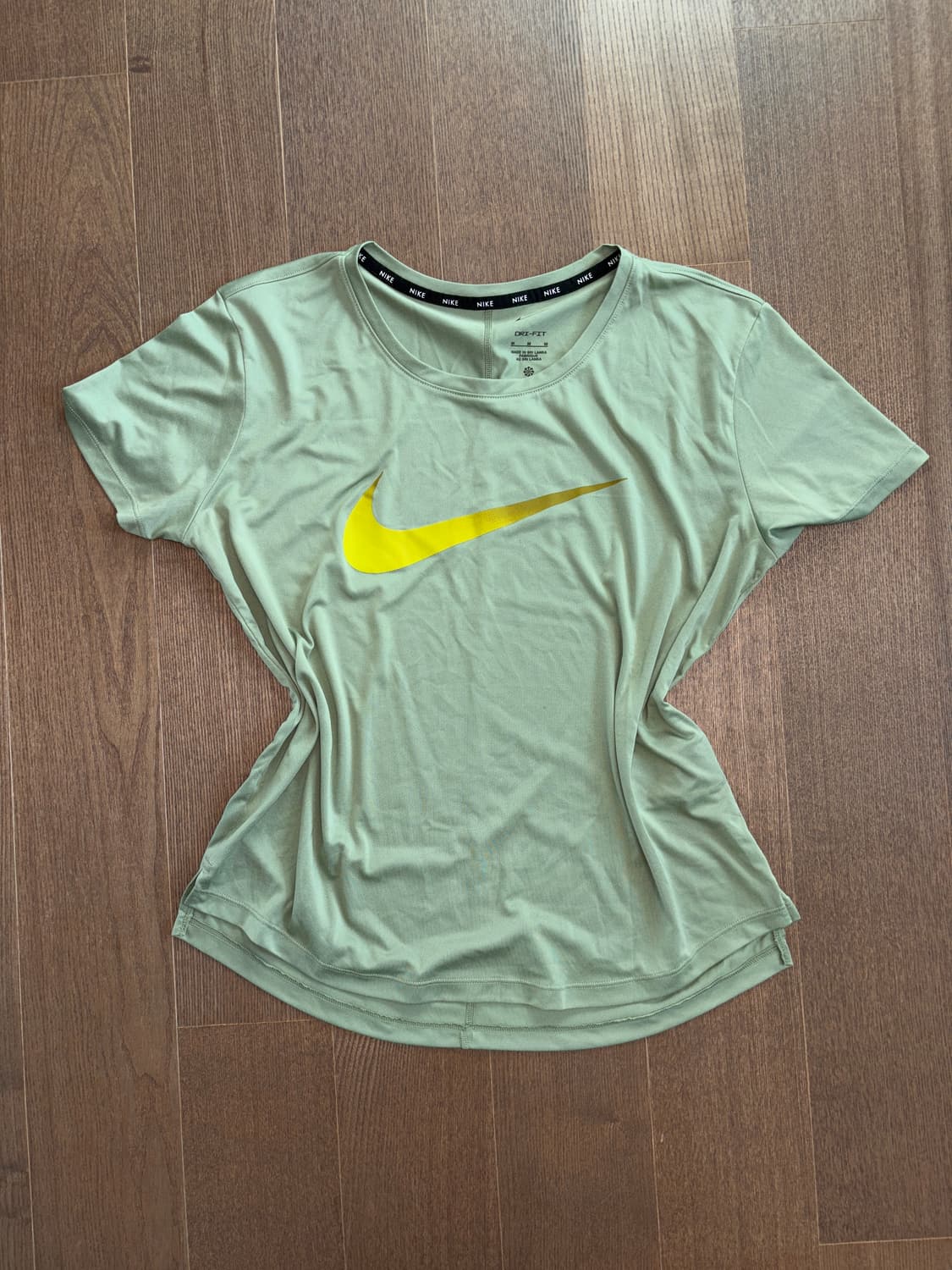나이키 로고 그린 카키 슬림핏 기능성 반팔 티 상품이미지3
