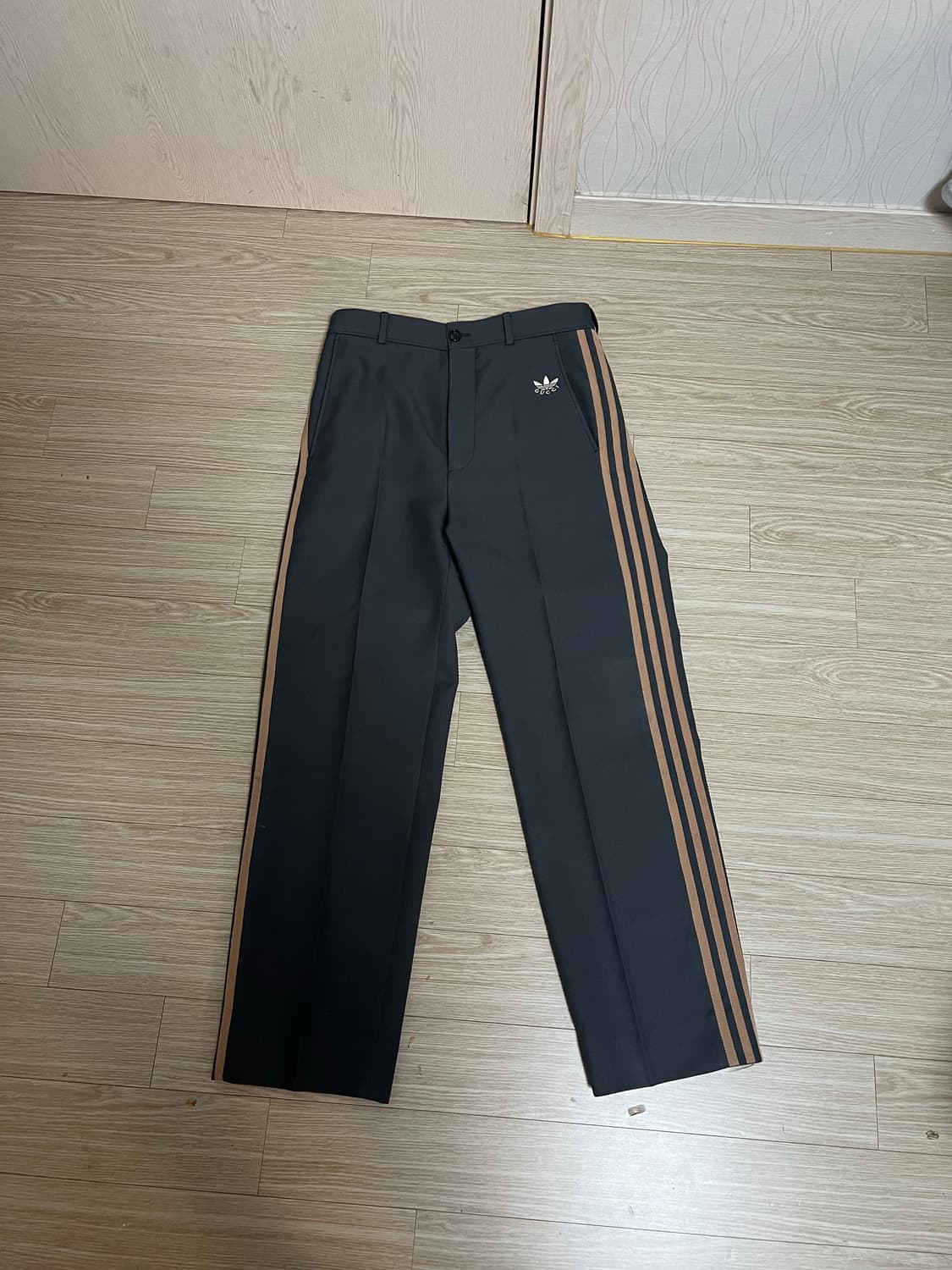 돈이 필요없으면 사세요 구찌 아디다스 상품이미지1