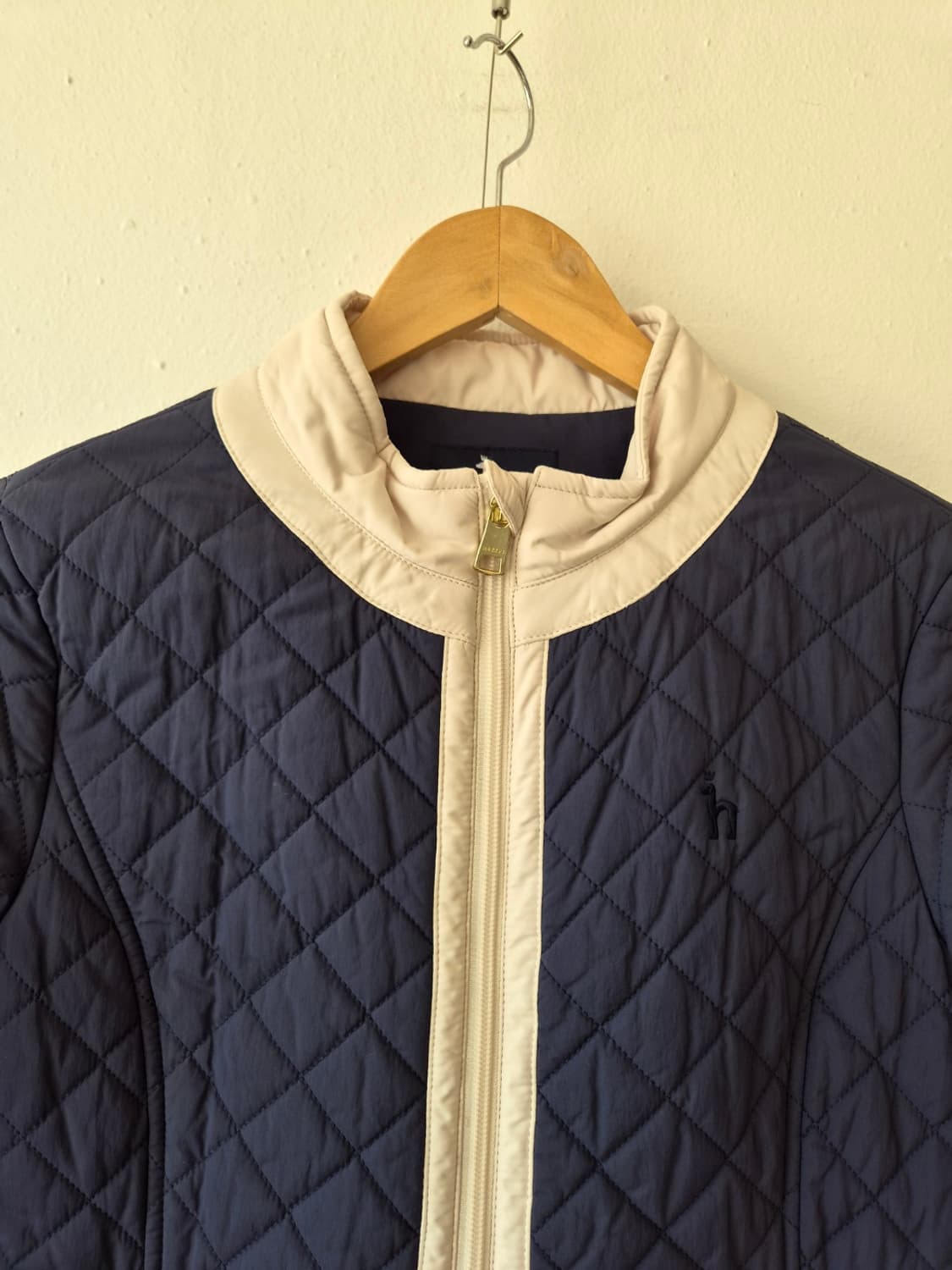 헤지스 키즈(여성가능) 퀄팅하프넥자켓 165사이즈 상품이미지1