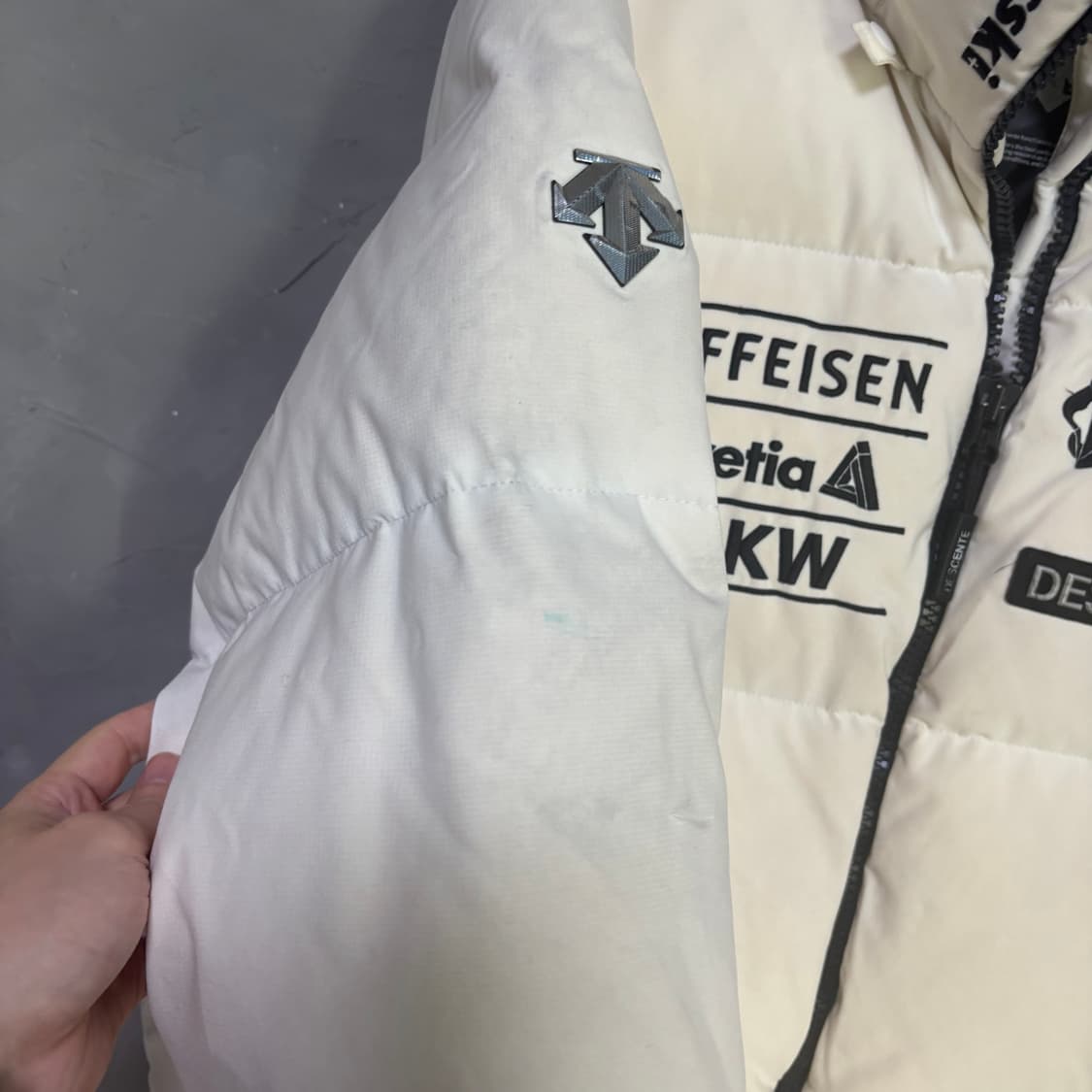 데상트 스위스 스키팀 덕다운 패딩 아이보리 상품이미지7