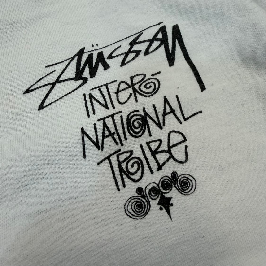 stussy 스투시 트라이브 스택 티셔츠 m  상품이미지3