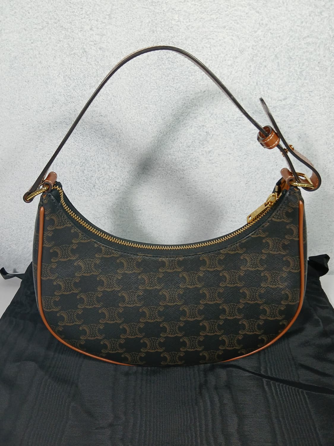 셀린느 아바 호보백 193952BZJ 상품이미지6