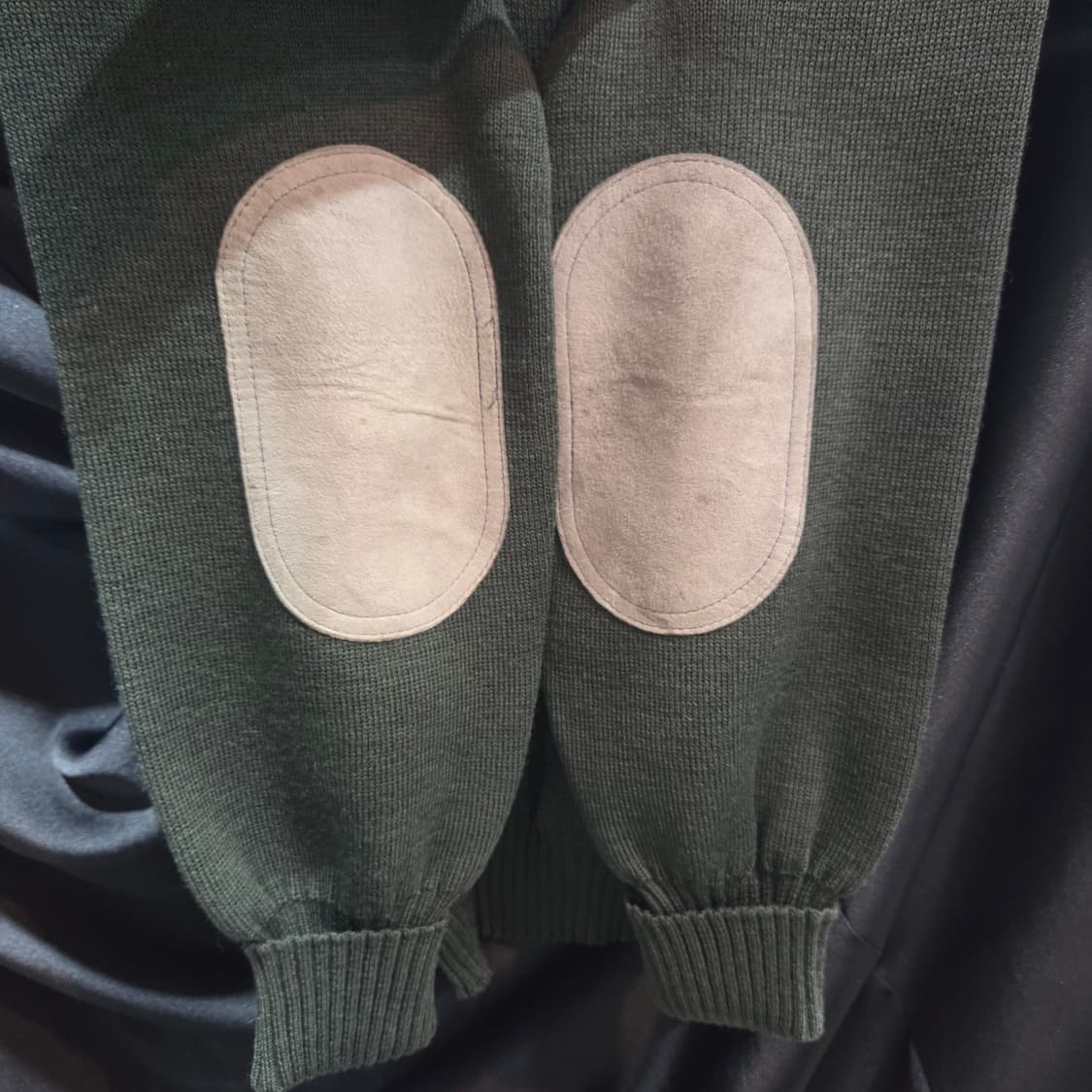 90's 버버리 코만도 스웨이드 엘보패치 울 니트 스웨터 상품이미지8