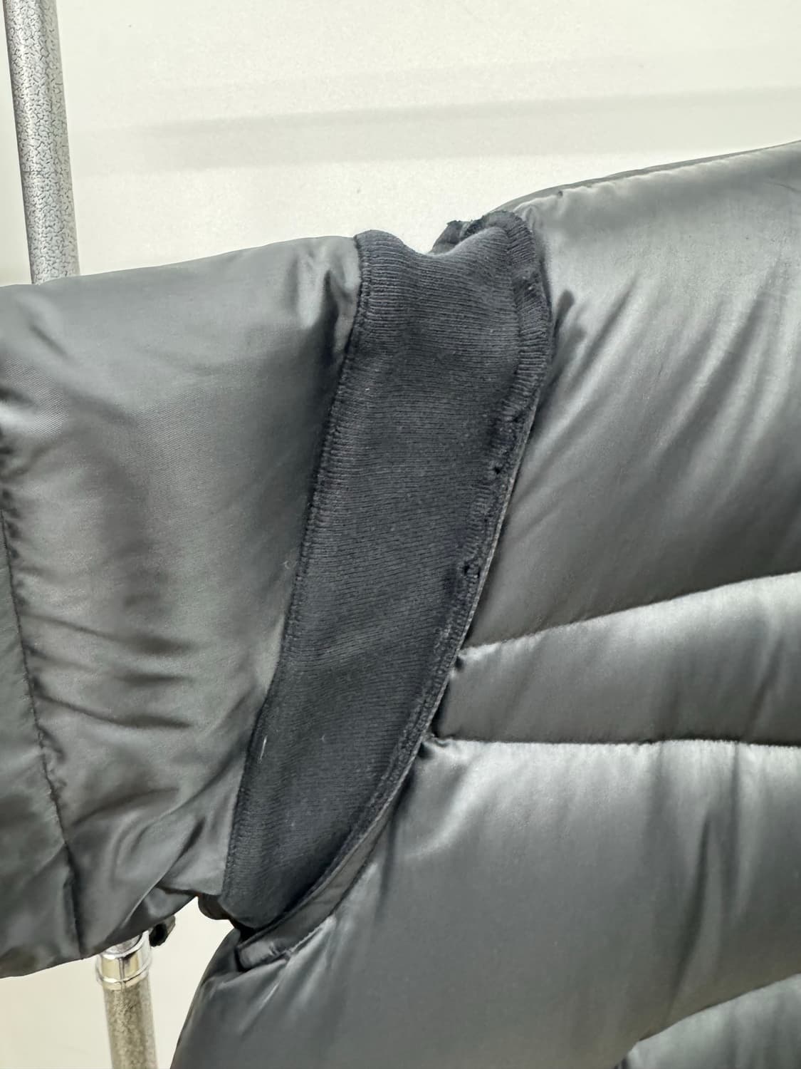 Undercoverism 21fw studded puffer 4 size 상품이미지4