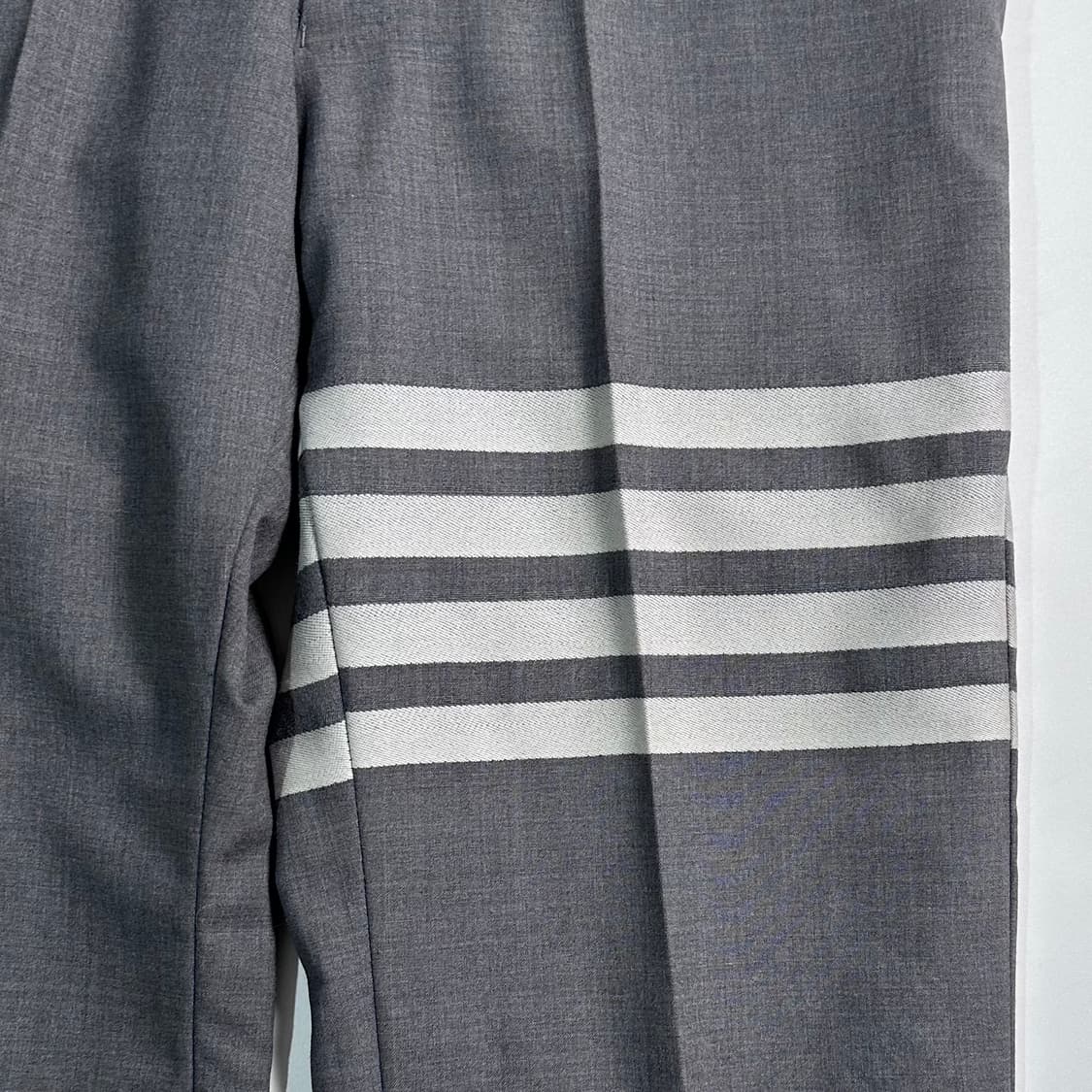  톰브라운 사선 그레이 슬랙스   상품이미지4