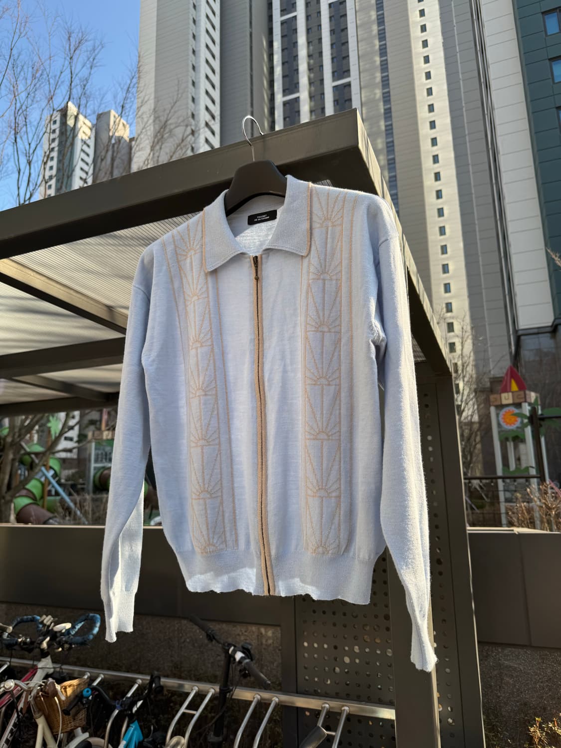 라스벳 니트 집업 상품이미지1