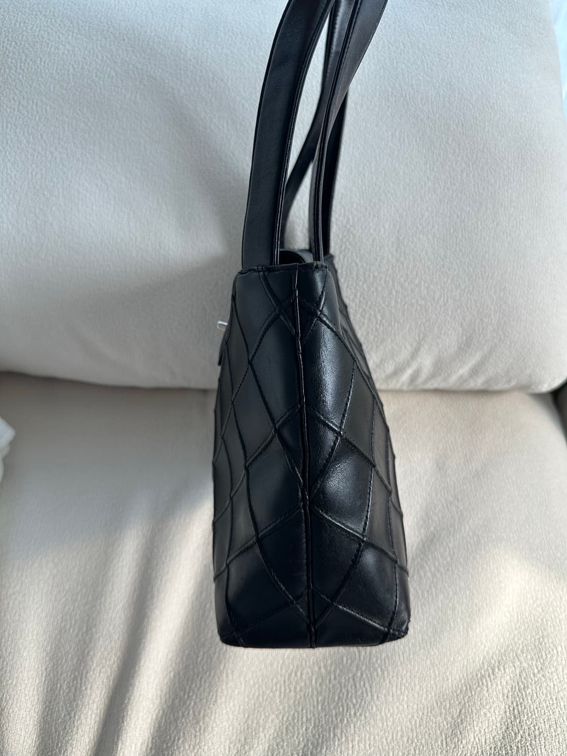 CHANEL 샤넬 빈티지 스티치 숄더백(6번대) 상품이미지4