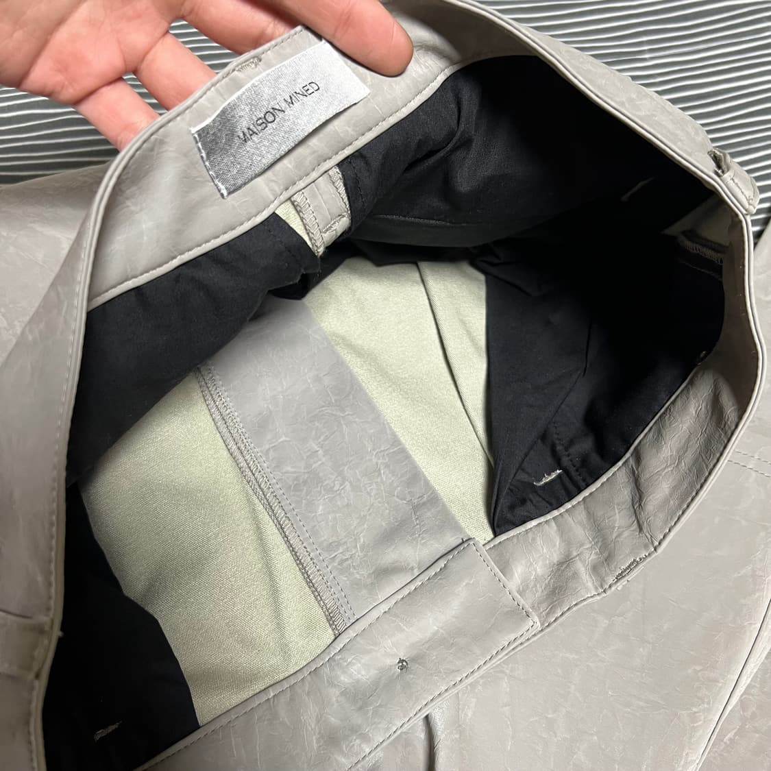 메종미네드 크리즈 레더 와이드 팬츠 48 (새상품) 상품이미지6