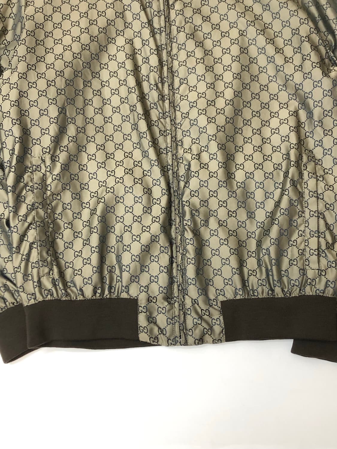 Gucci 구찌 로고 패턴 윈드 브레이커  Price : 558,000  상품이미지6