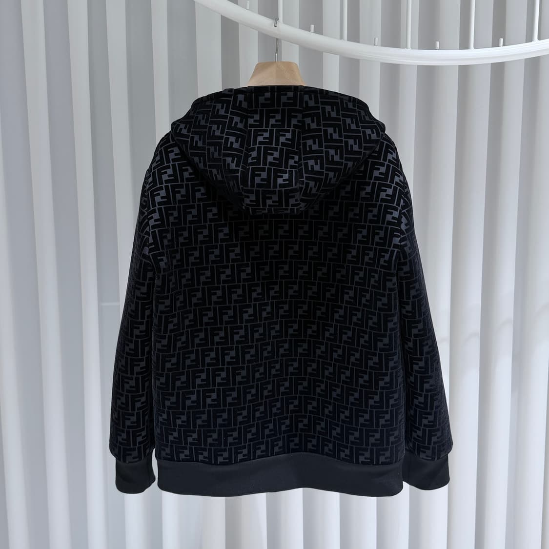 (S+/50) / 펜디 모노그램 벨벳 블랙 후드집업 상품이미지5