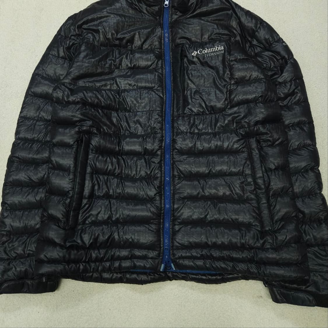컬럼비아 티타늄 라이트 다운 곱창 패딩 L 블랙 상품이미지4