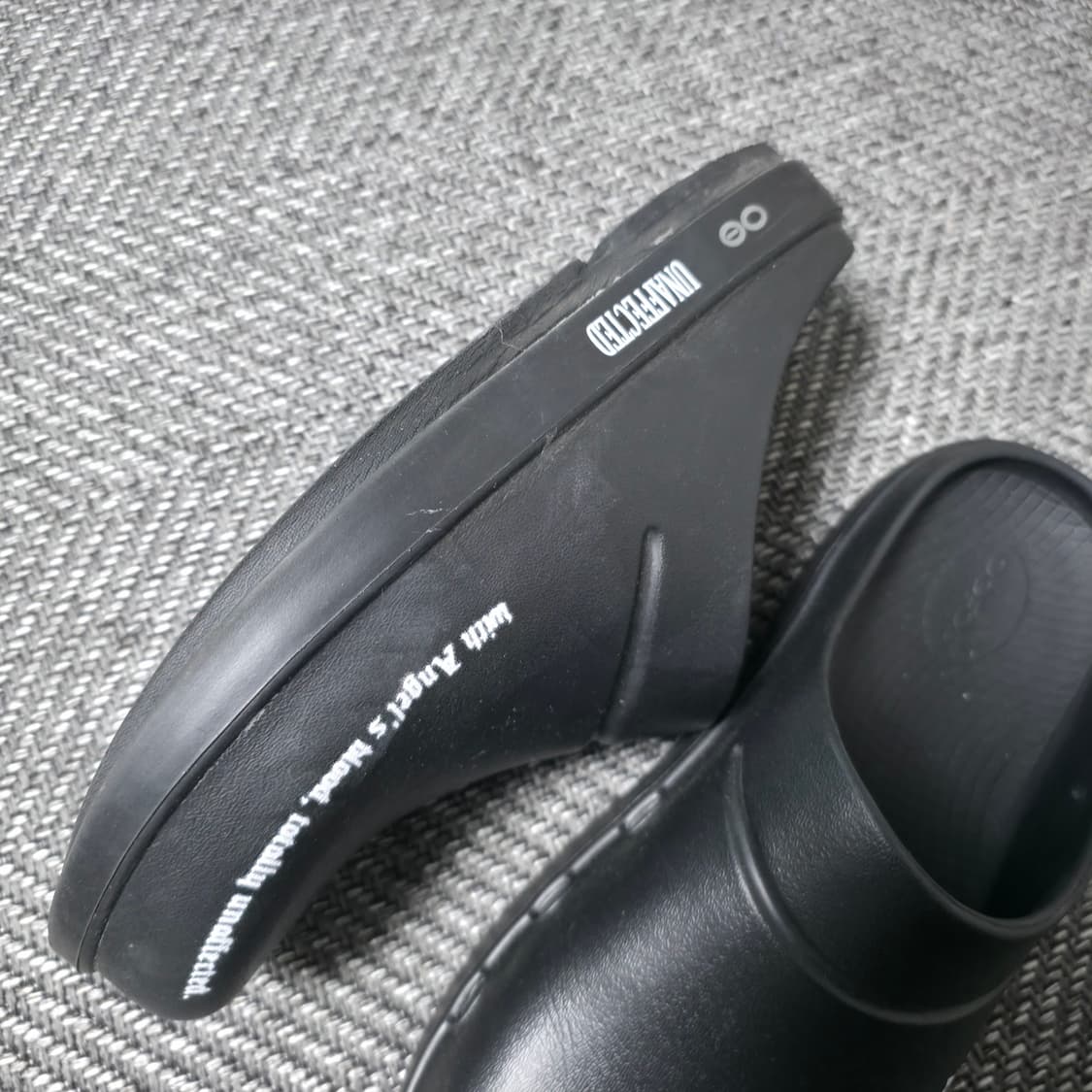 우포스 클로그 언어펙티드 스카페이스 블랙270 상품이미지4