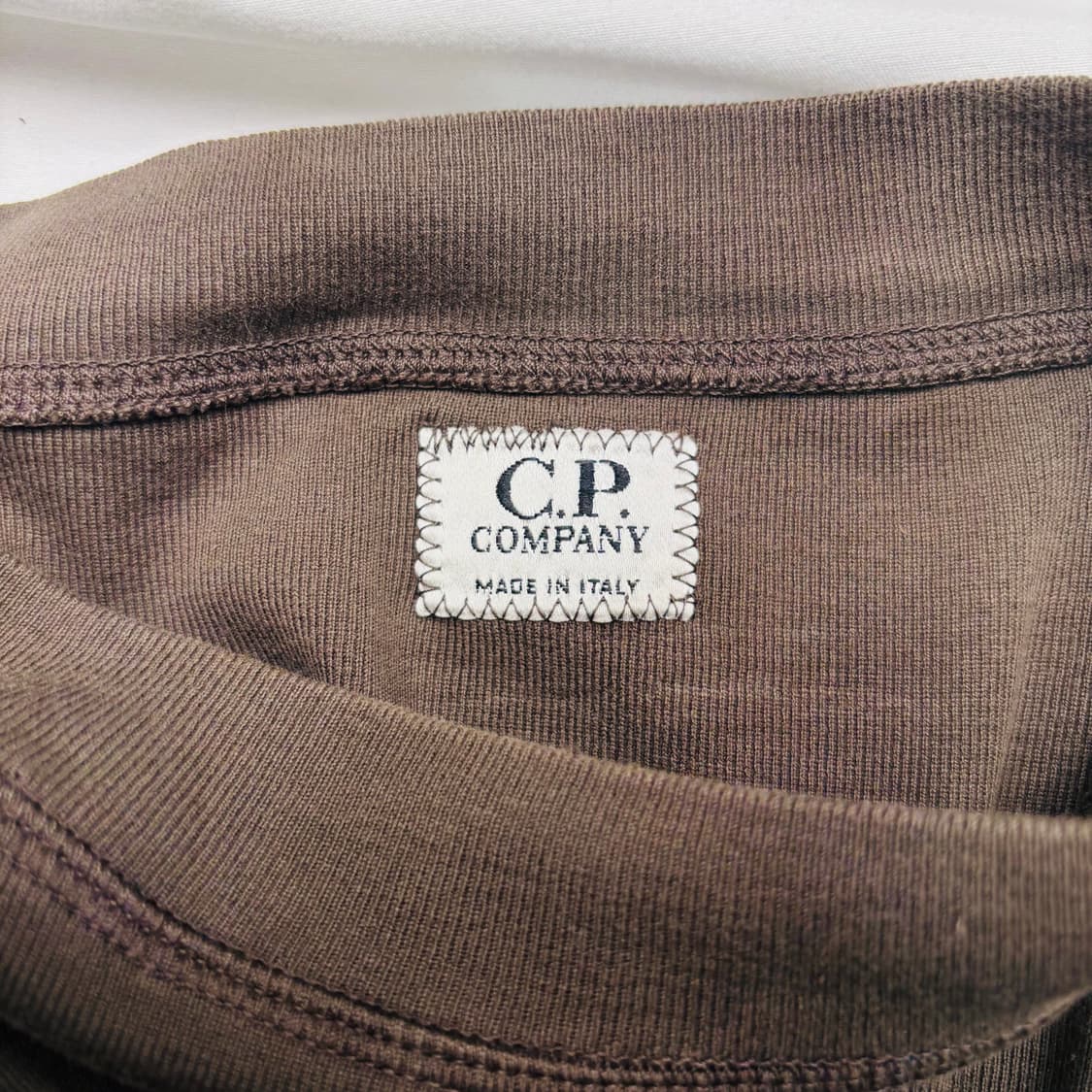 CP컴퍼니 다크 브라운 롱슬리브 XL 상품이미지7