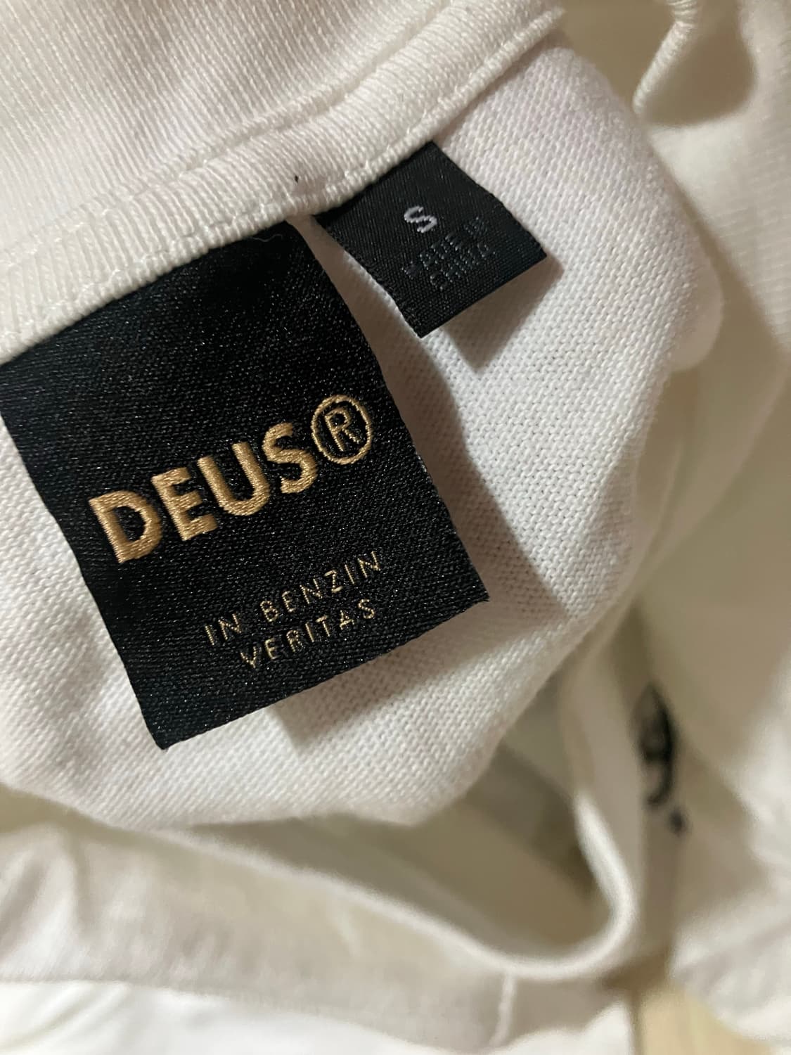 데우스 하라주쿠 티셔츠 s사이즈 상품이미지3