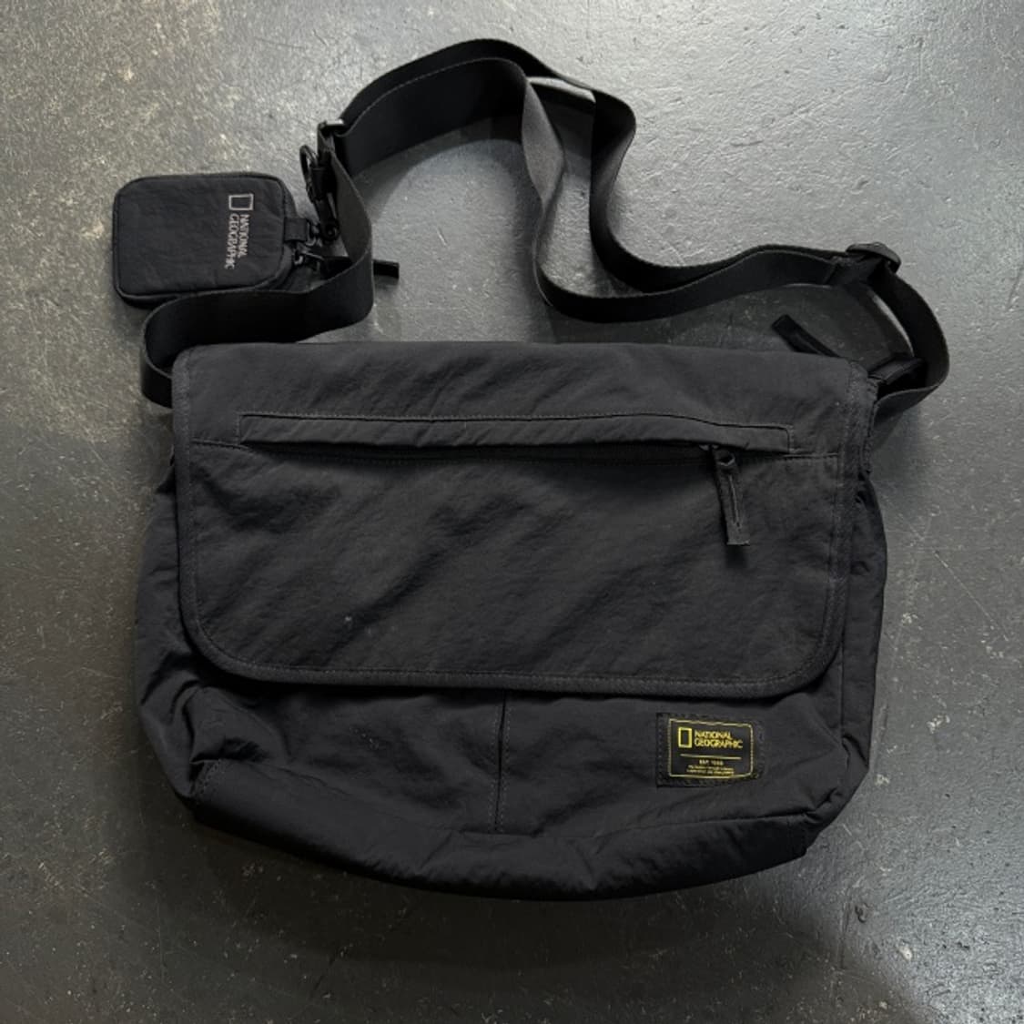 내셔널지오그래픽 크로스백 상품이미지1