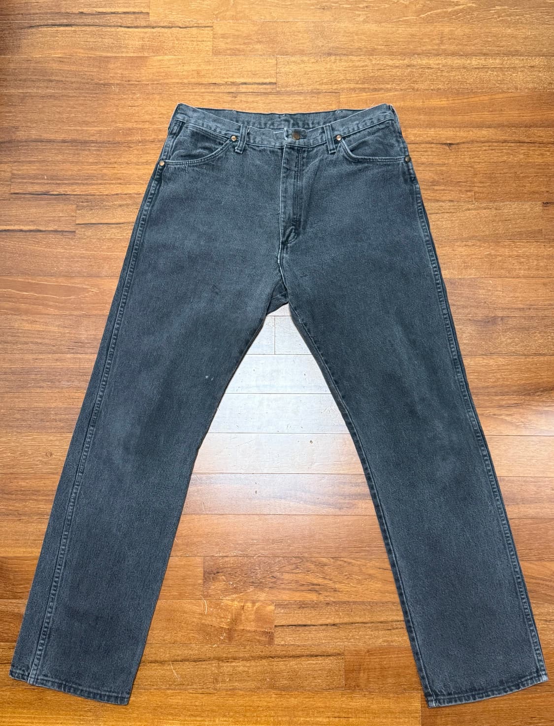 (Made in USA) Wrangler 워시드 블랙 진 상품이미지1