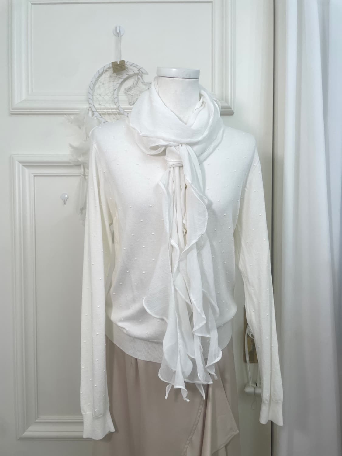 white ruffle chiffon scarf 상품이미지1