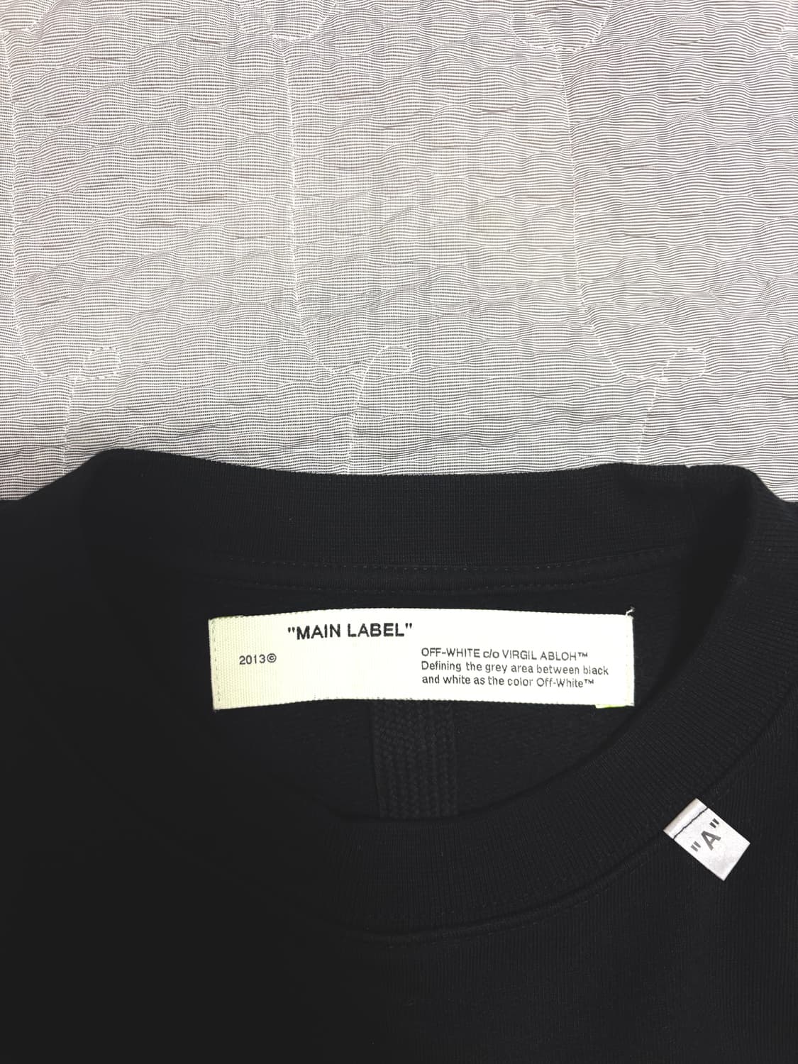 오프화이트 맨투맨 상품이미지3