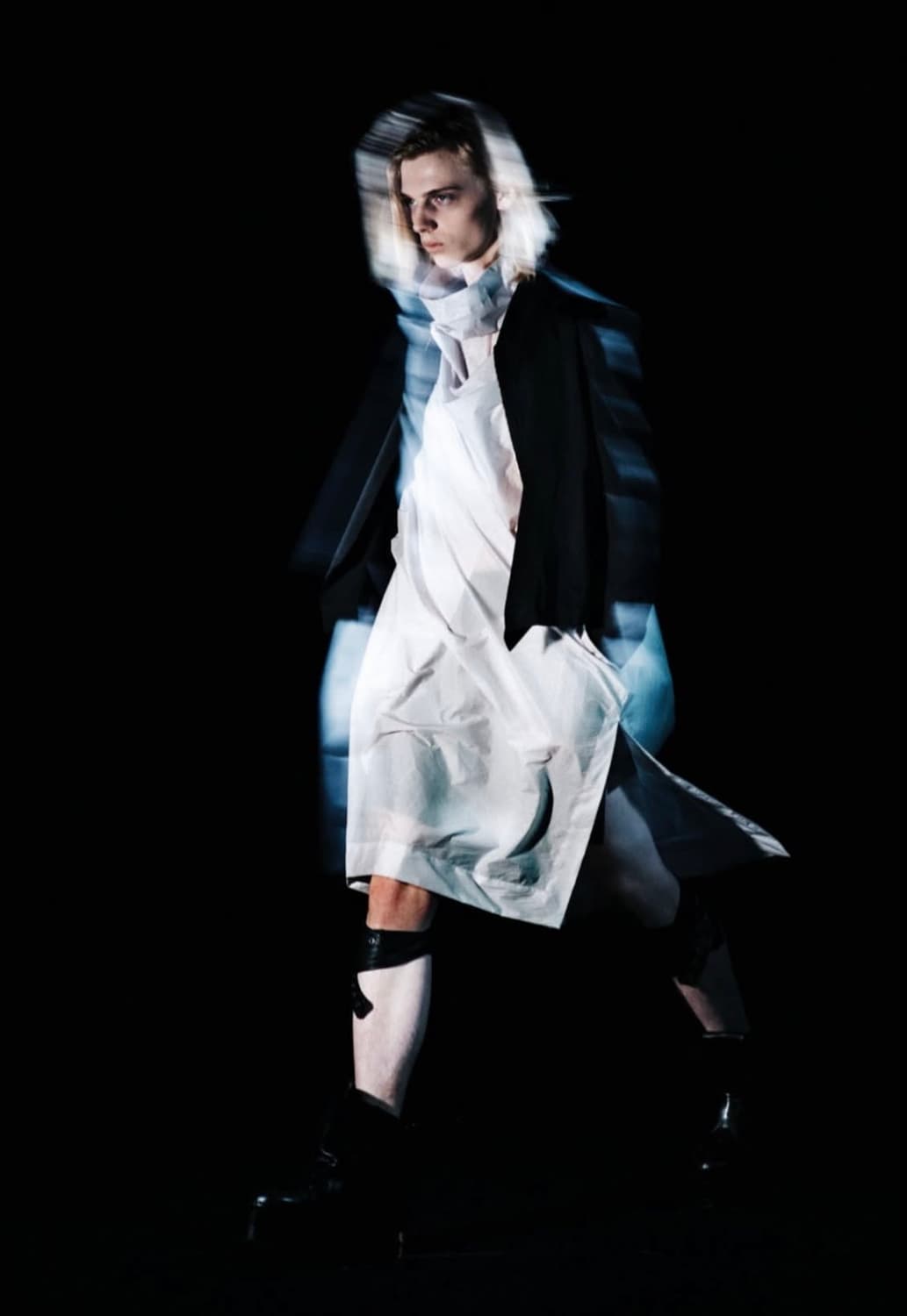 Julius ss23 사선 프리즘 크롭 자켓(샘플) 상품이미지1