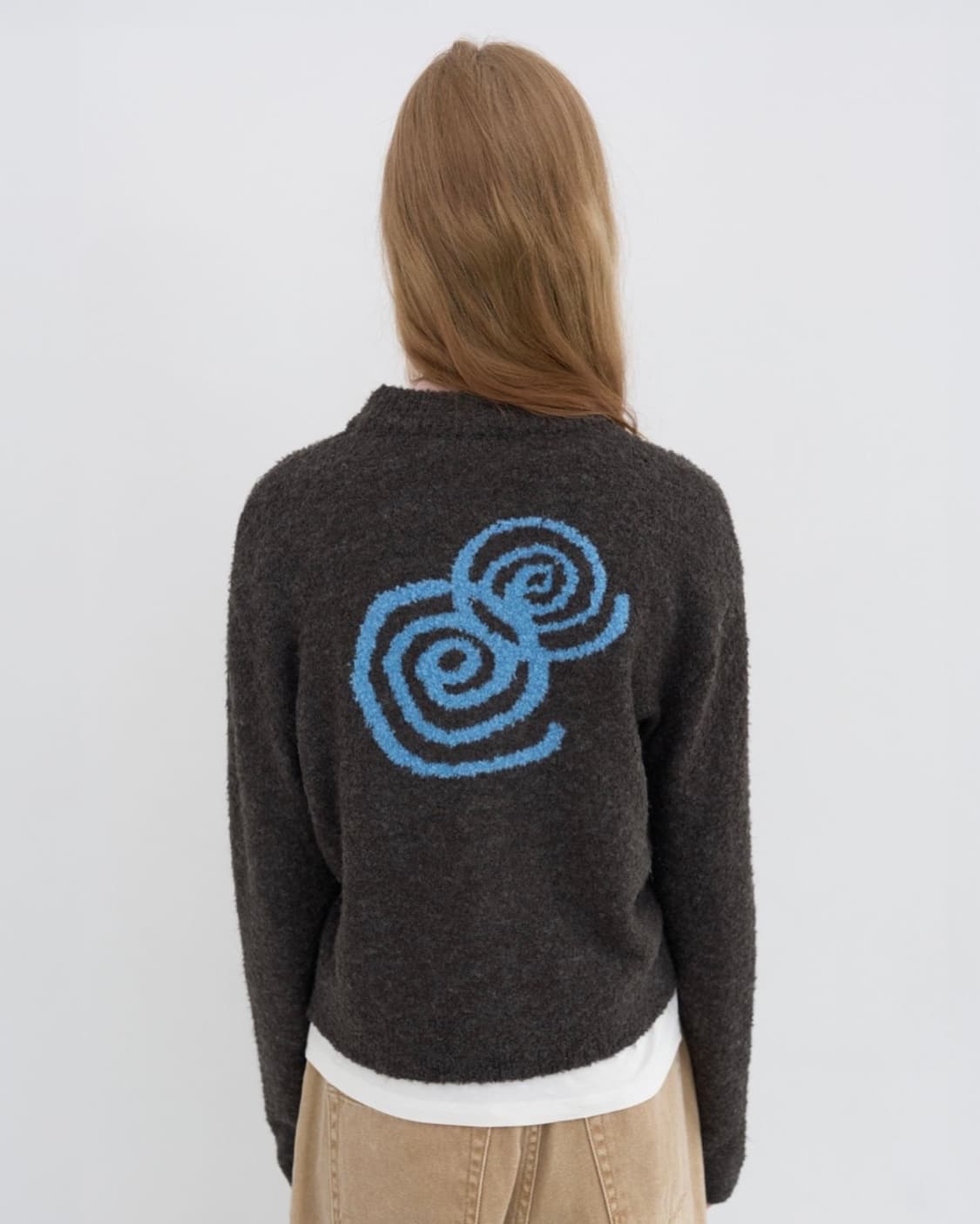 엔조블루스 부클 크롭 니트 집업 차콜 상품이미지1