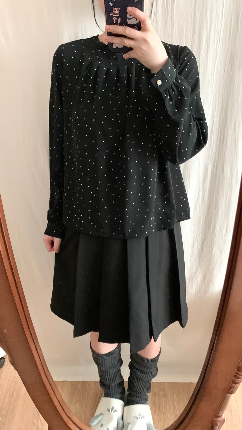 블랙 도트 핀턱 블라우스 상품이미지3