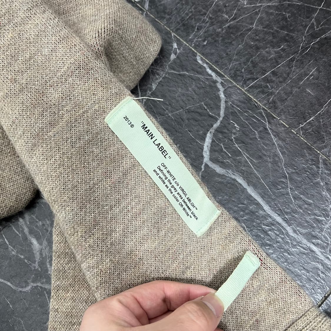 오프화이트 MIRROR 양면 로고 롱 머플러 상품이미지9