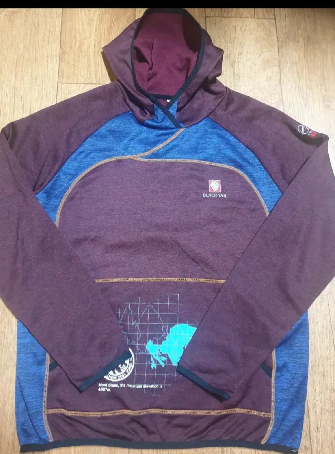 블랙야크 아웃도어 후드티 100 사이즈입니다 상품이미지2