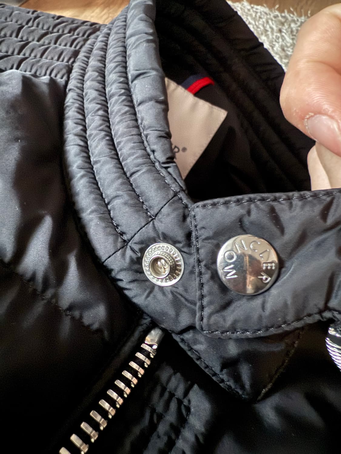 몽클레르 아미오트 숏 다운 자켓 블랙 -  Moncler Amio 상품이미지9