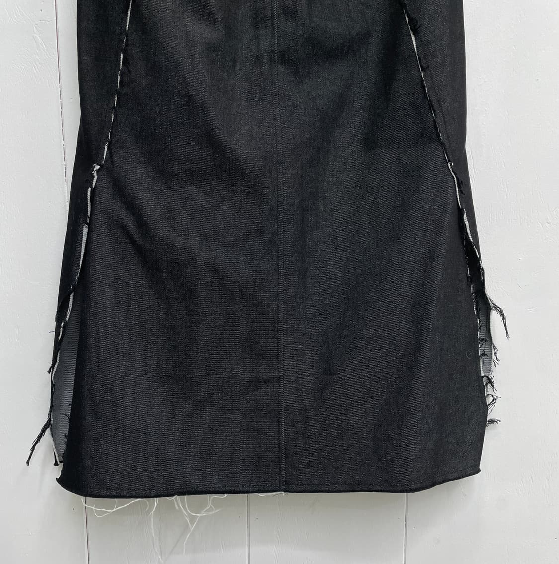 바게트(Baguette) 절개 디테일 데님 롱 스커트 블랙 상품이미지6