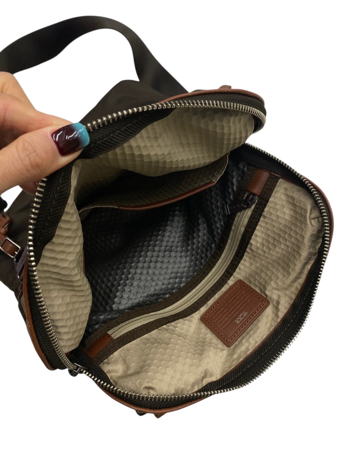 투미 방탄 브라운 메신져백 상품이미지3