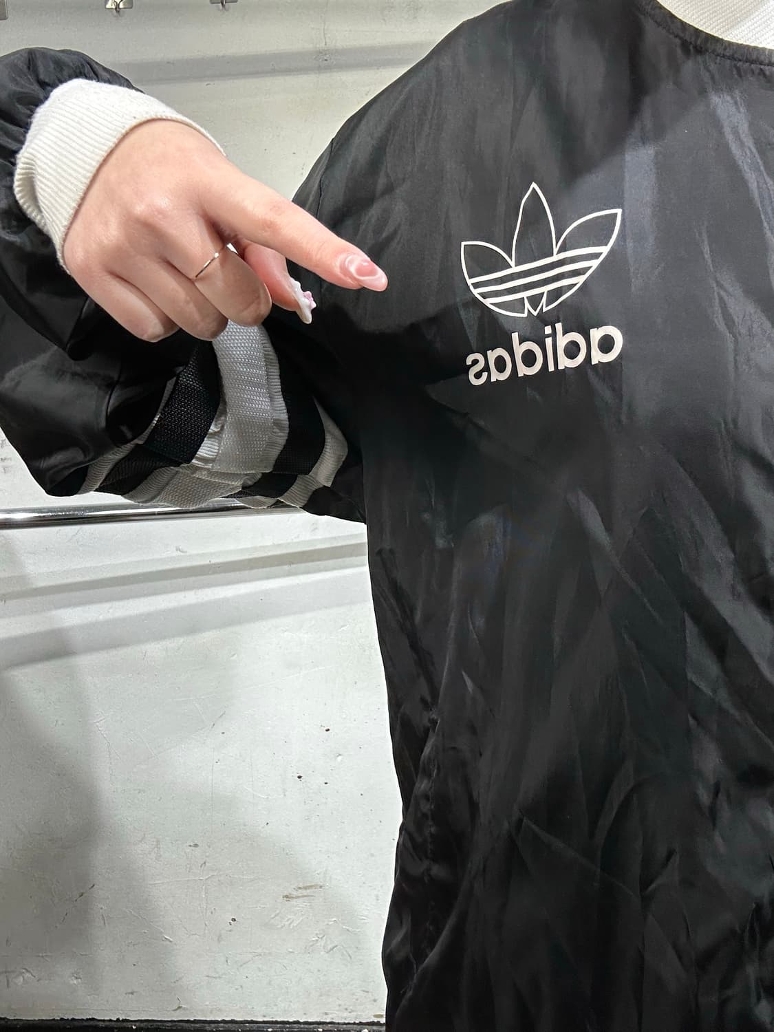 아디다스 블랙 화이트 빅 로고 바람막이 트랙 자켓 L 상품이미지4