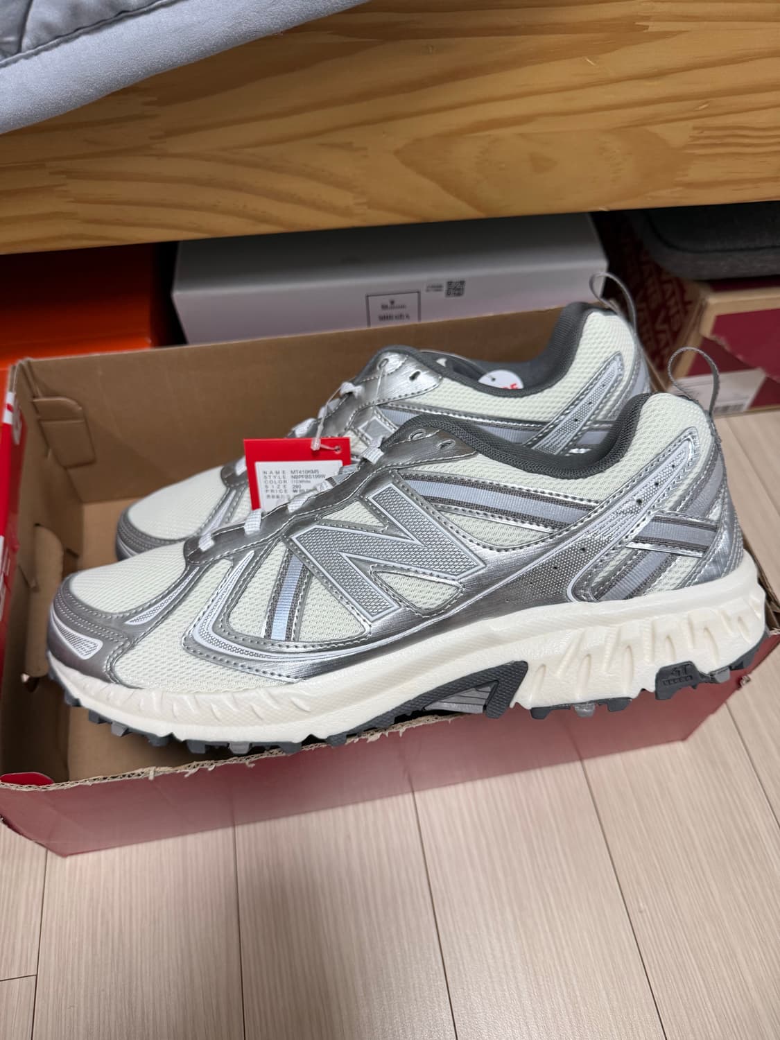 뉴발란스 410v5 화이트 - 2E 와이드 290 사이즈 상품이미지1