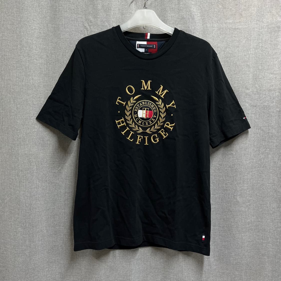 [XL] 타미힐피거 골드 자수 로고 반팔 티셔츠 상품이미지1