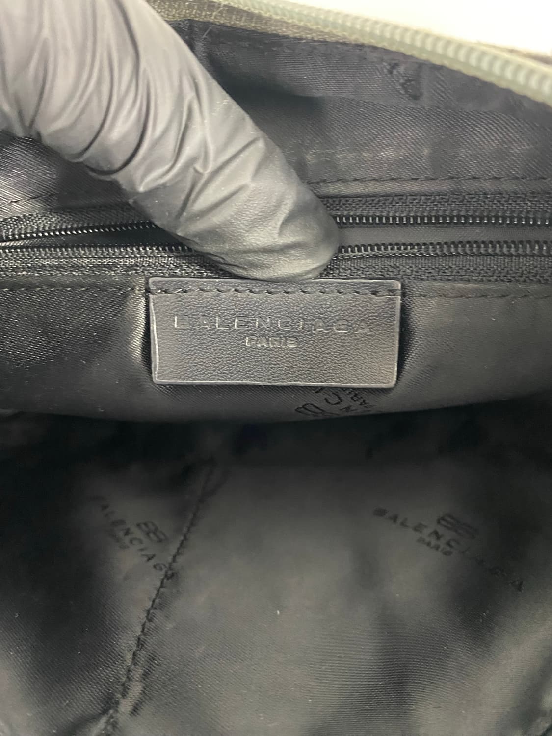 발렌시아가 BB로고 모노그램 캔버스 숄더백  <50> 상품이미지7