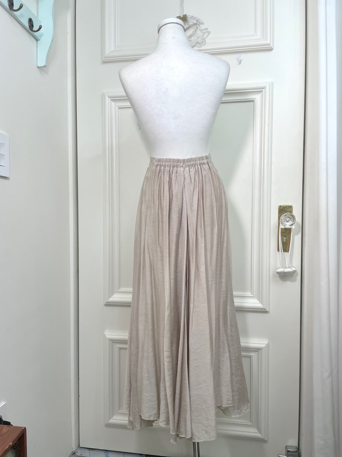 gray beige back banding unbalance long s 상품이미지3