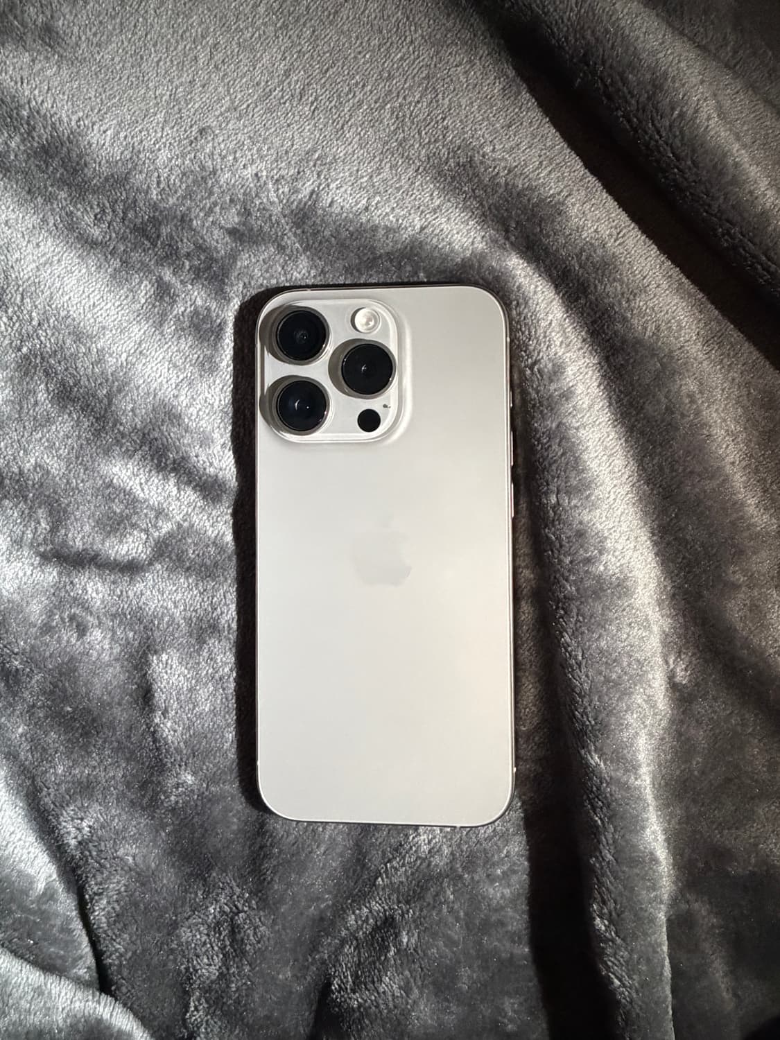 아이폰15PRO / 티타늄 그레이 / 256GB 상품이미지5