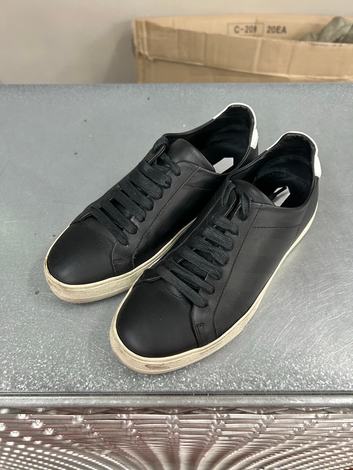 오프화이트 로우탑 레더 스니커즈 35 상품이미지2