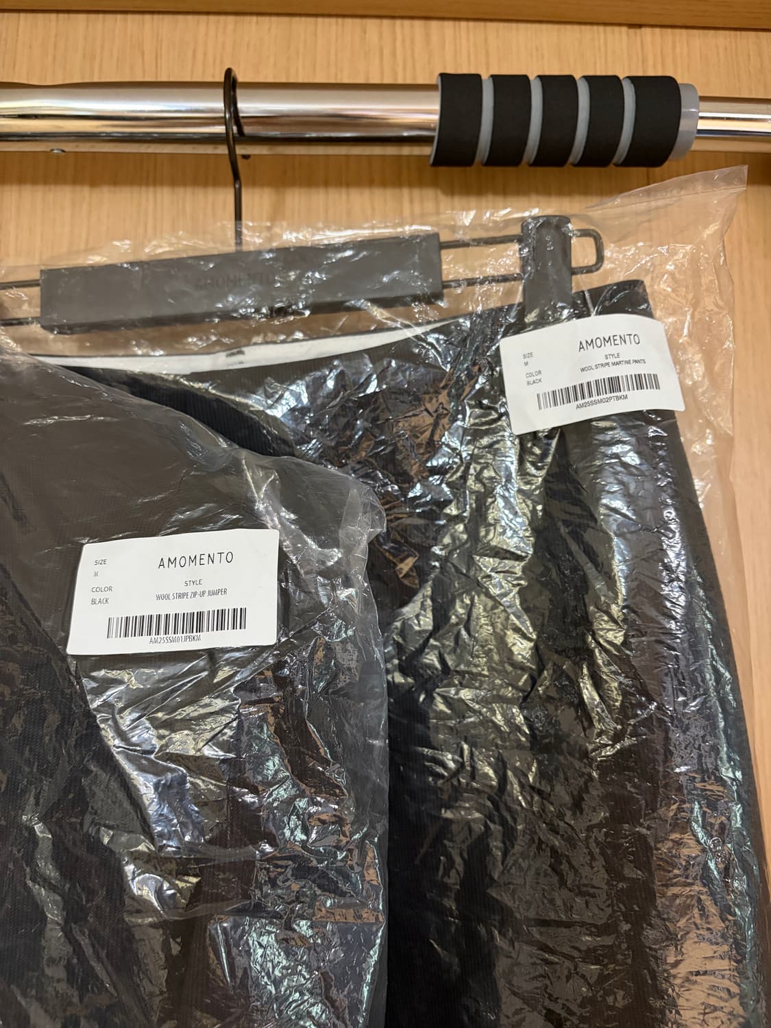 [새상품] 아모멘토 25ss 울 스트라이프 집업 점퍼 / M 상품이미지6