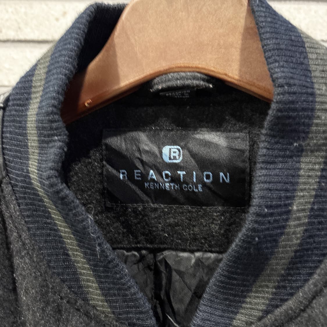 USA VINTAGE 제뉴인 레더 울 바시티 자켓 퀼팅안감 디테일 블랙 상품이미지6