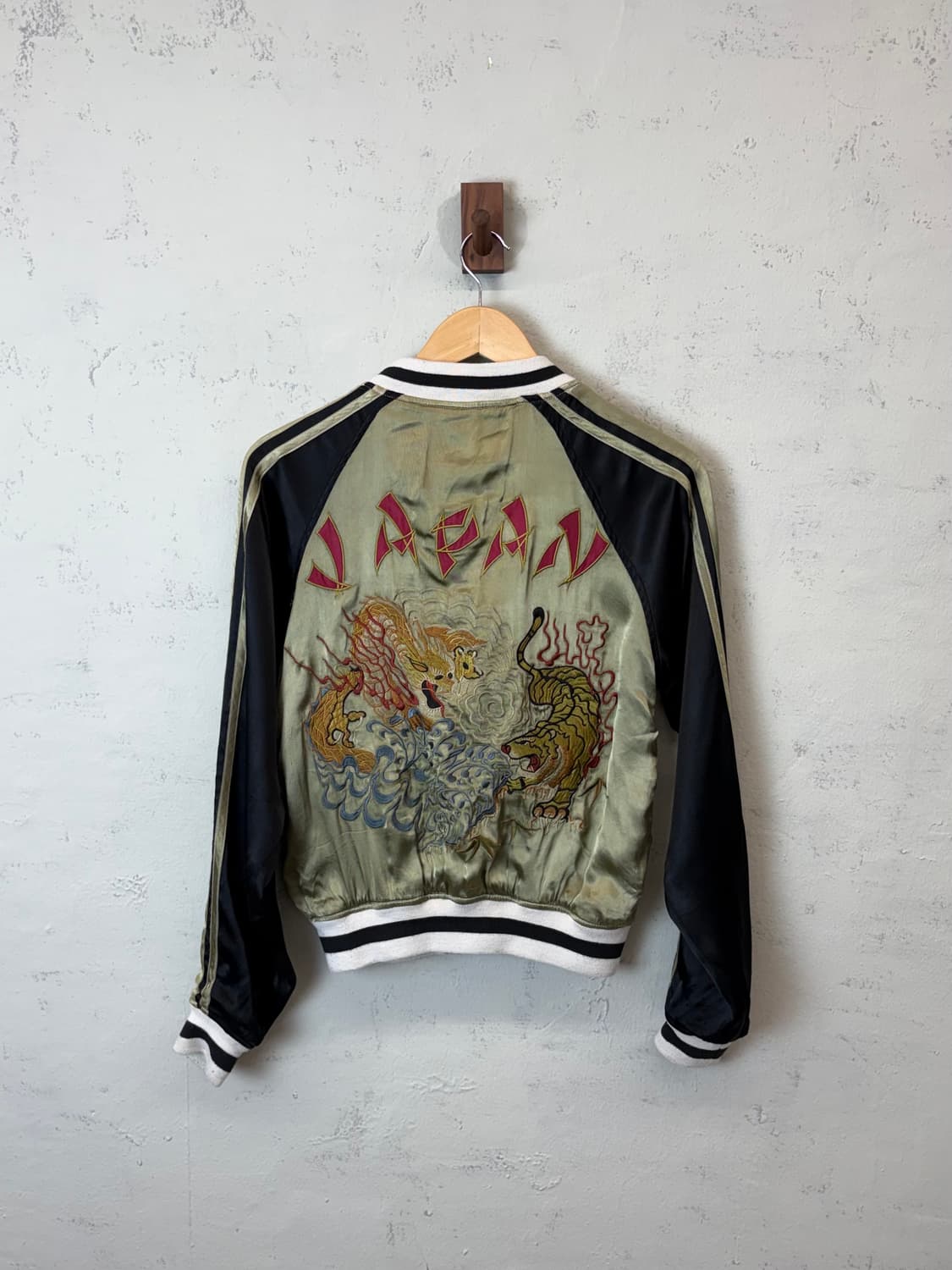 아비렉스 90s 빈티지 용쟁호투 스카쟌 상품이미지1