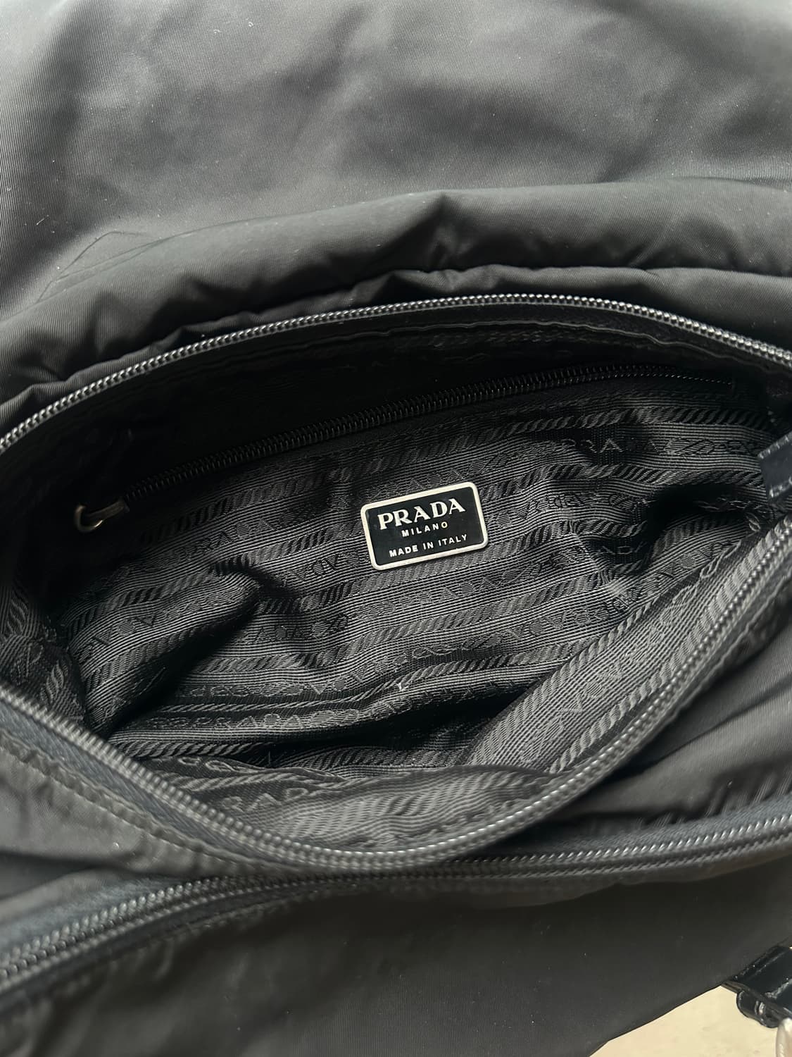 [PRADA] 정품 프라다 나일론 메신저 크로스백 블랙 삼각로고 상품이미지8