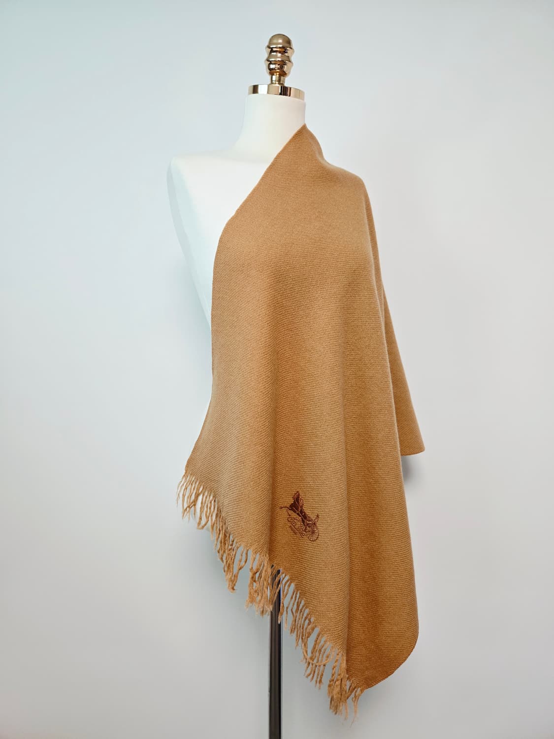 셀린느 베이지 울100 숄 블랭킷 머플러 상품이미지4