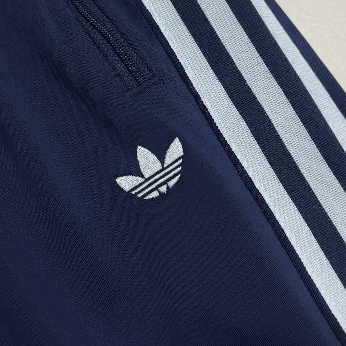 아디다스 신형 파이어버드 올드스쿨 삼선 와이드 트랙팬츠 상품이미지3
